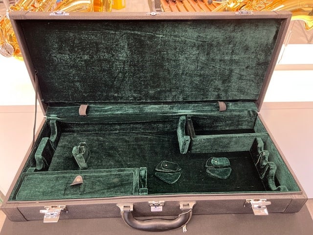 Pre-Owned Basson Case In Leather - Image 6