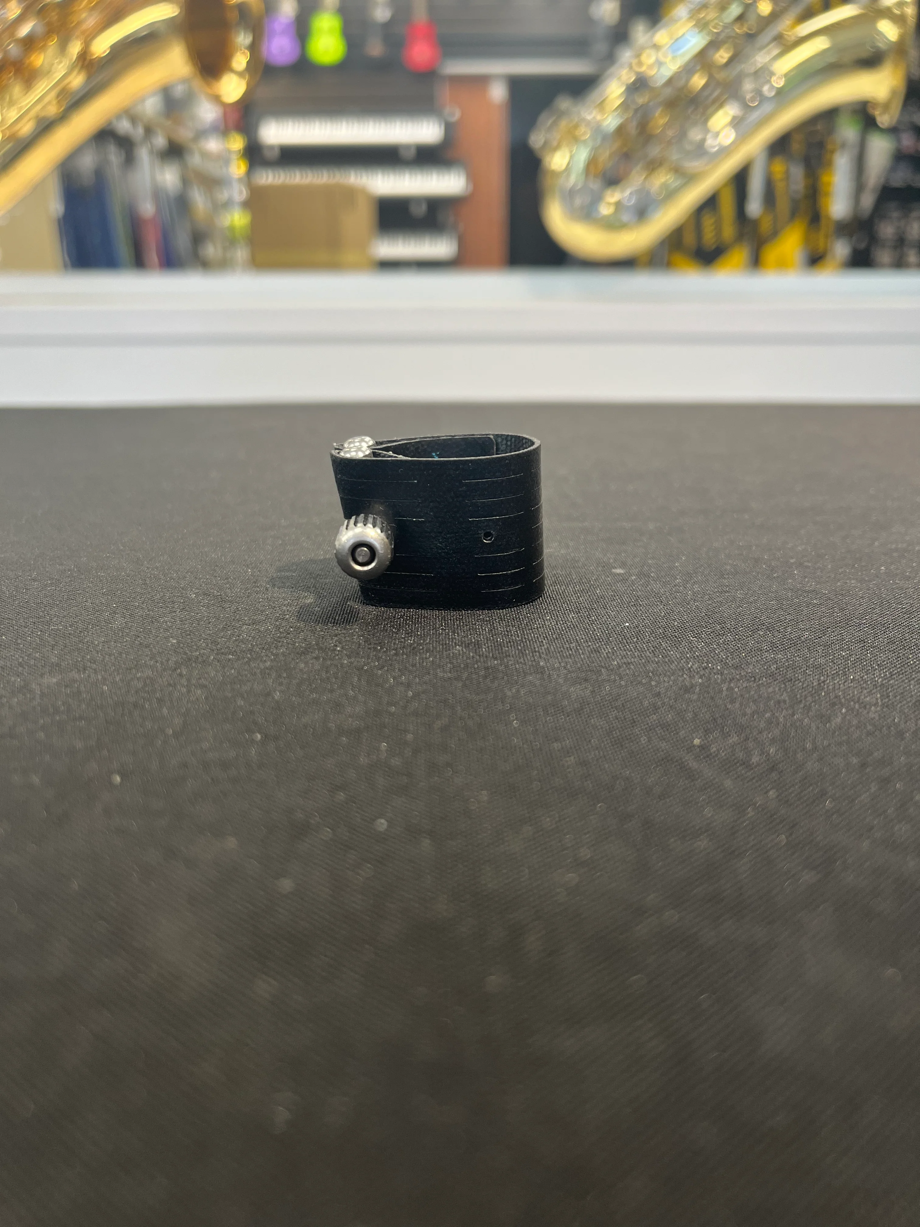 Pre-owned Rovner Dark Clarinet Ligature - Image 3