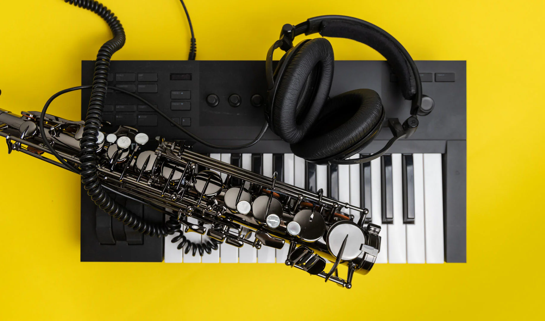 Emeo Digital Practice Saxophone (Black Nickel Finish) - Image 2