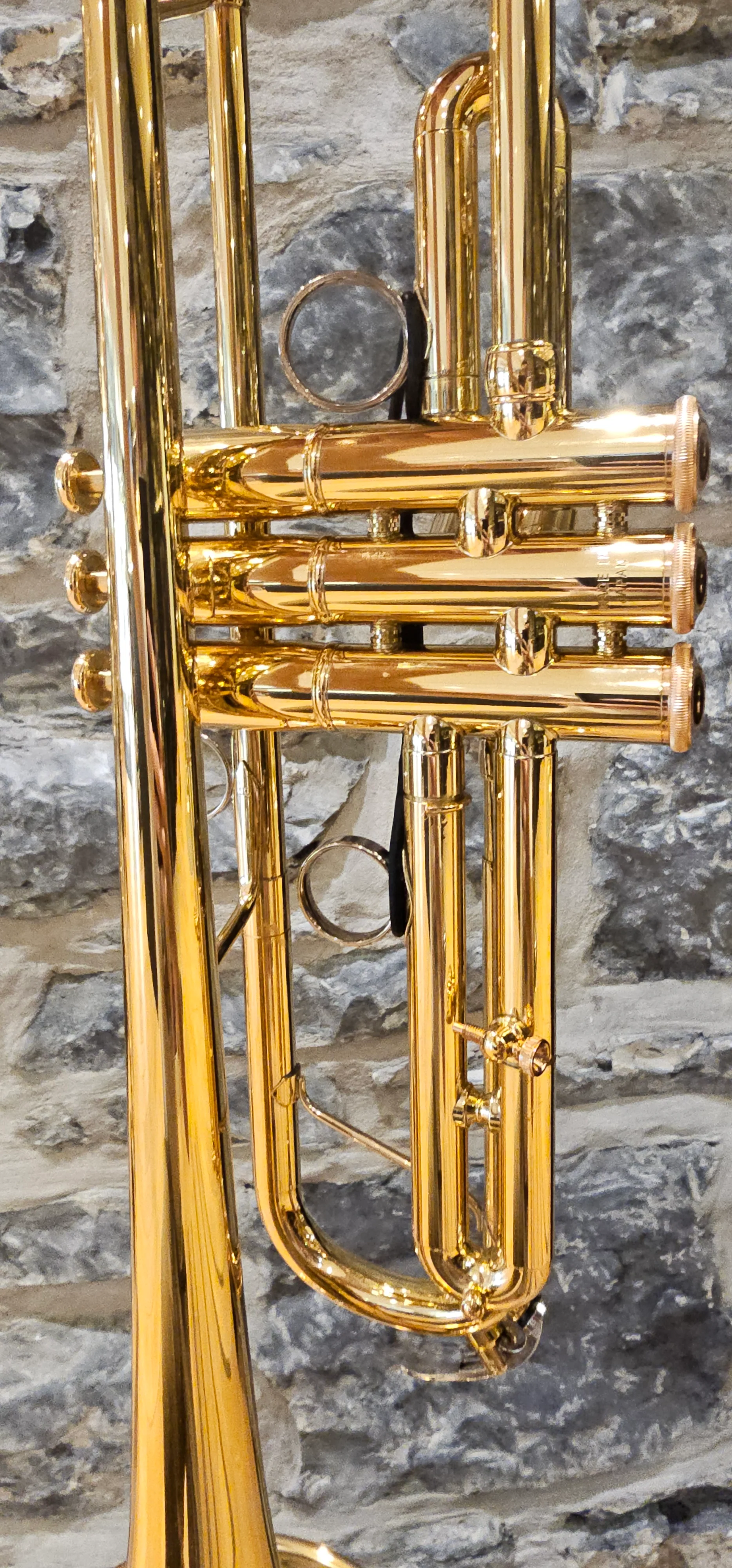 Pre-Owned Yamaha YTR-8330EM Bb Trumpet - Image 3