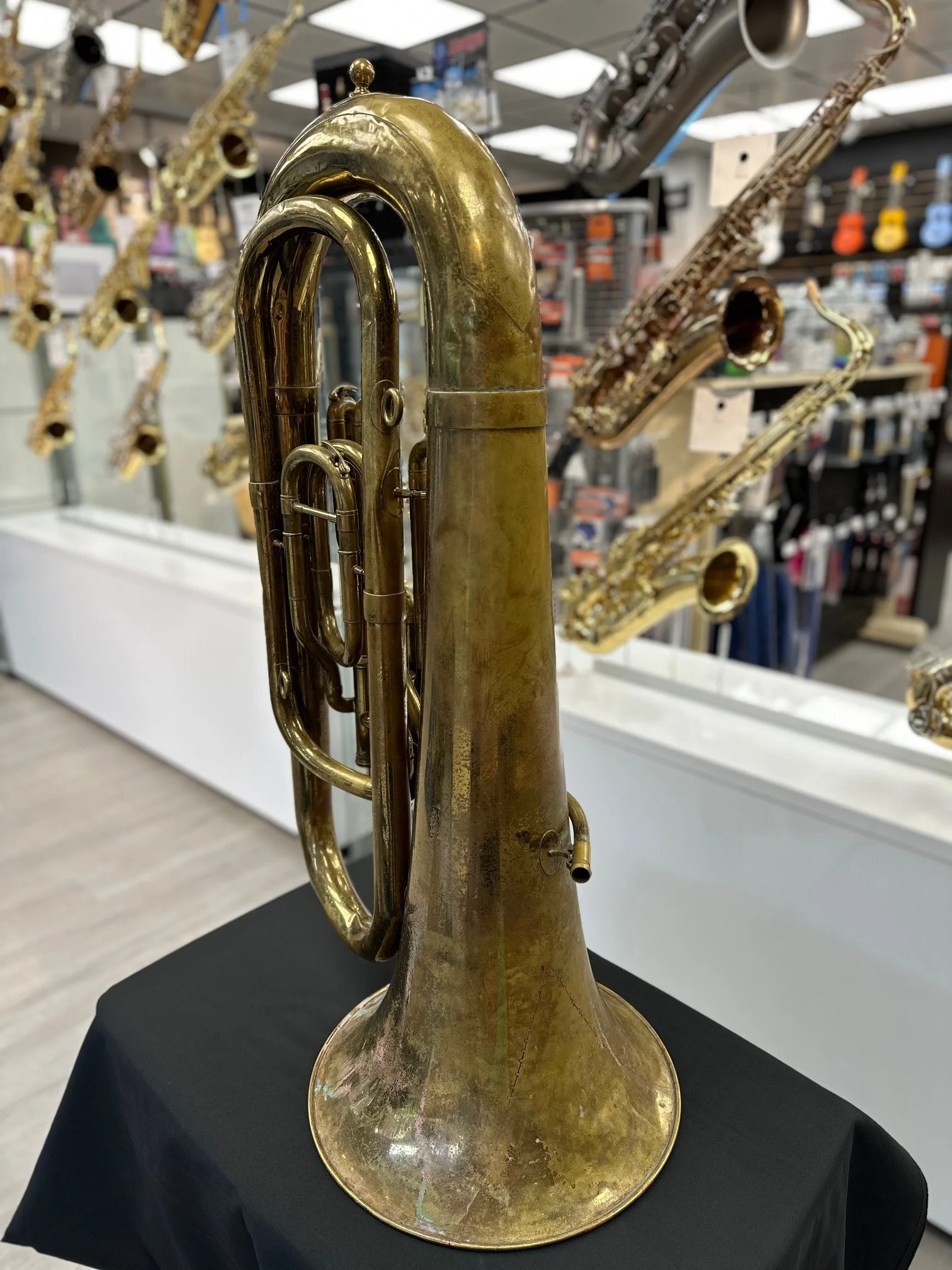 Pre-Owned Besson 2-20 4/4 Bb Tuba - Image 3